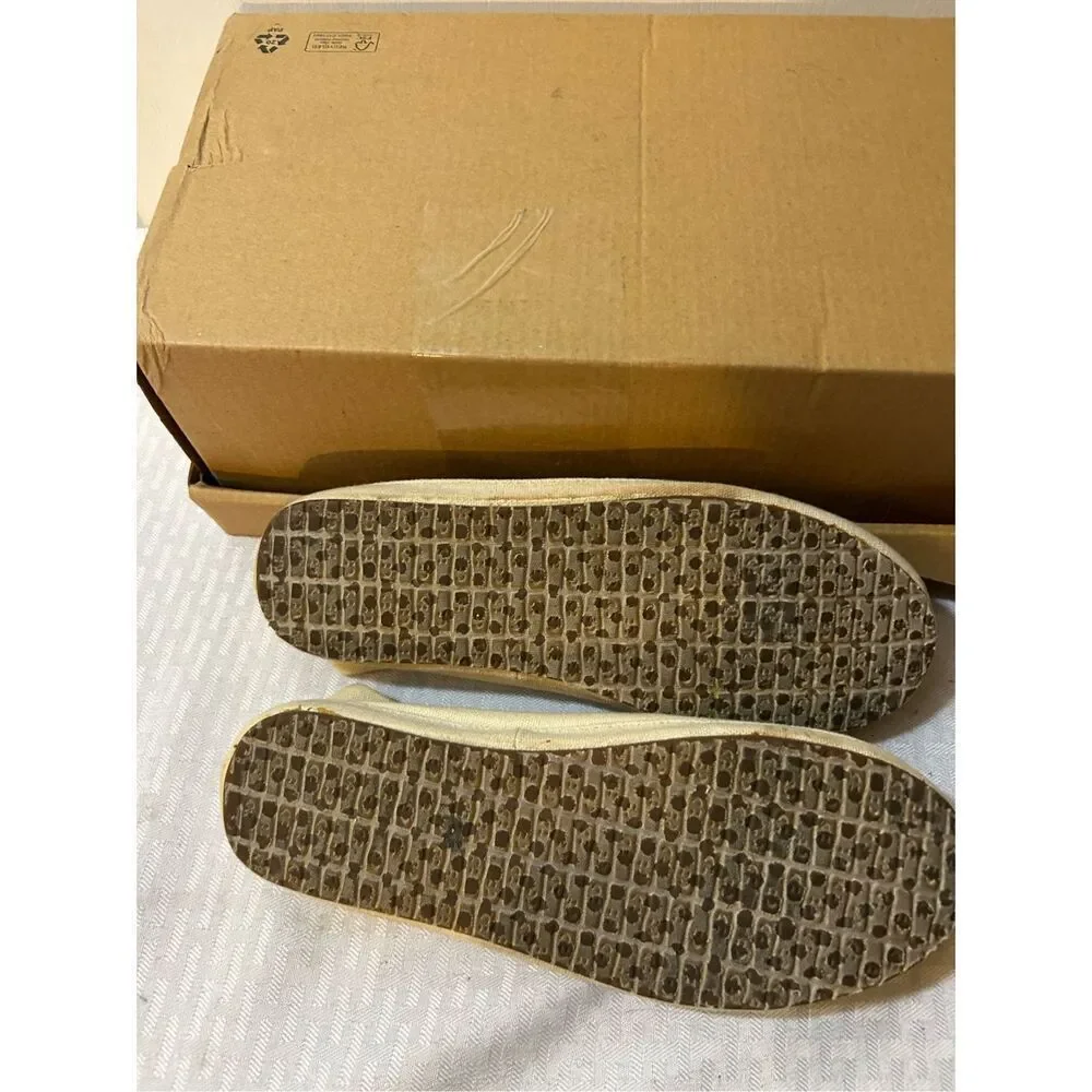Sanuk women’s 9 loafers sidewalker shoes studs cream color - Picture 3 of 6
